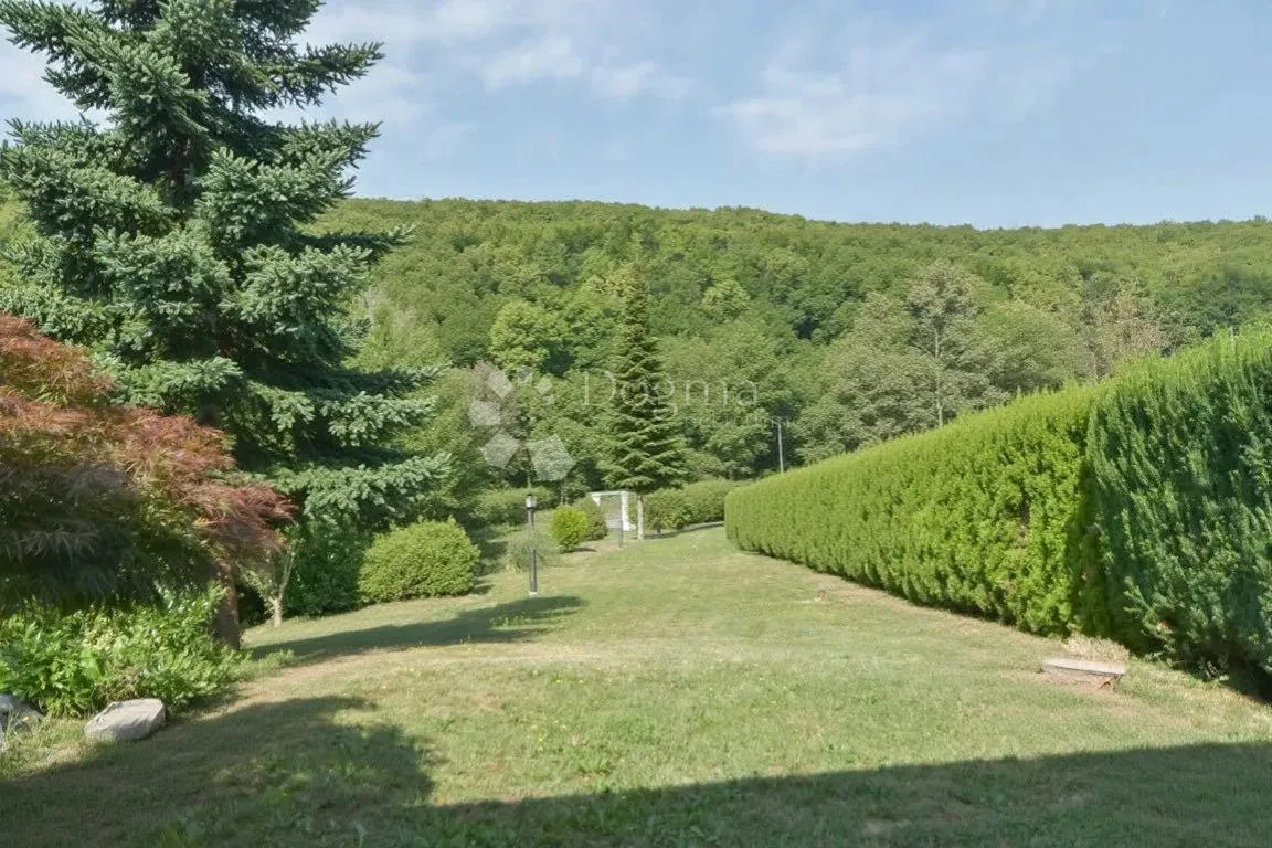granešina, obiteljska vila za prodaju - slika 25