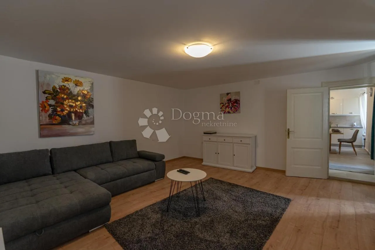 rovinj, centar – elegantan jednosoban stan u kamenoj zgradi, 200m od mora - slika 8