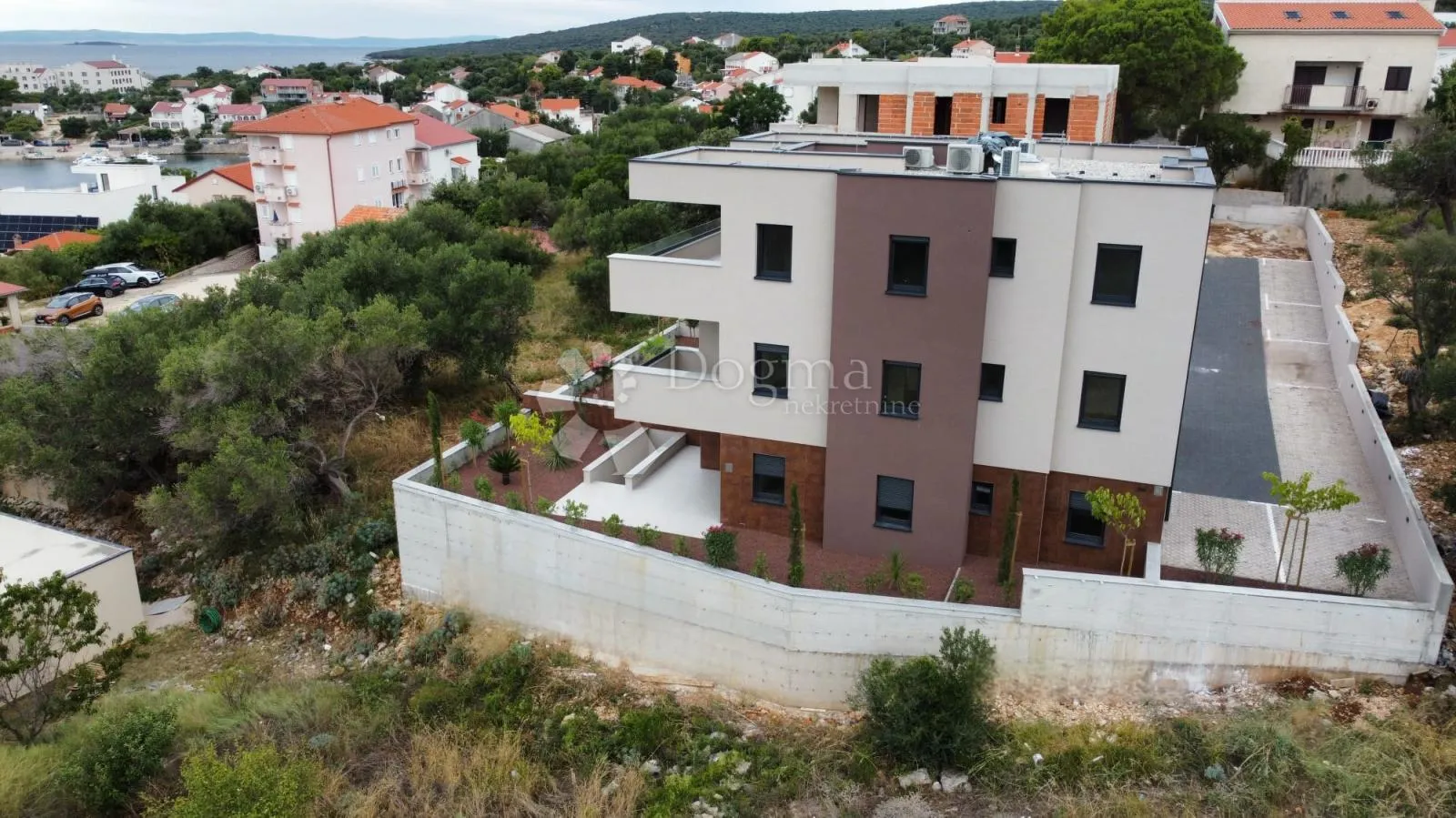 moderan penthouse s čarobnim pogledom, u blizini mora – novogradnja na otoku pagu - slika 4