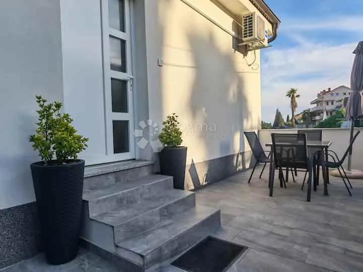 jutarnja kava s pogledom na more, volosko, opatija, 2sb+db. 62m2 - slika 14