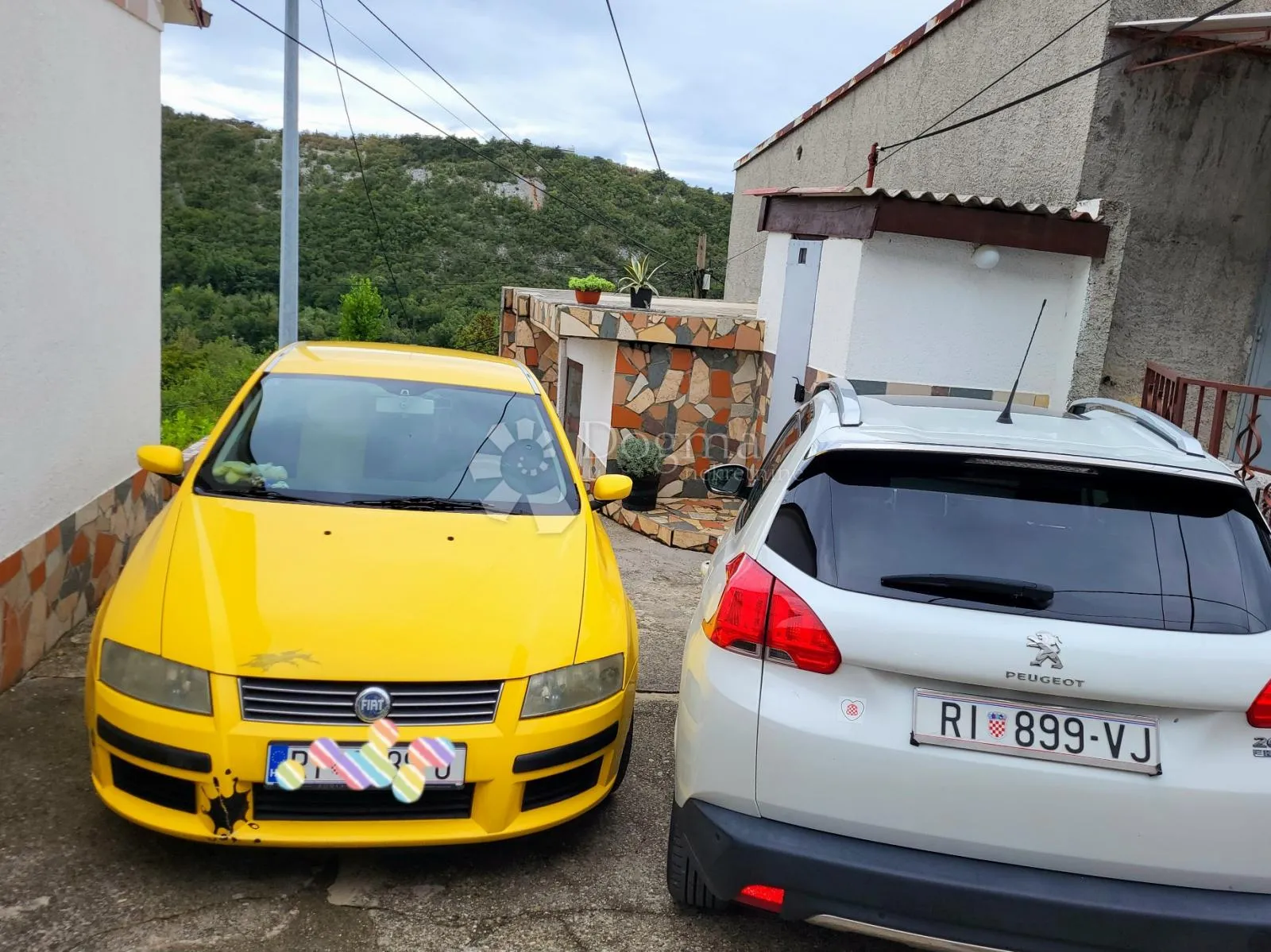 simpatična kućica blizu grada - slika 10