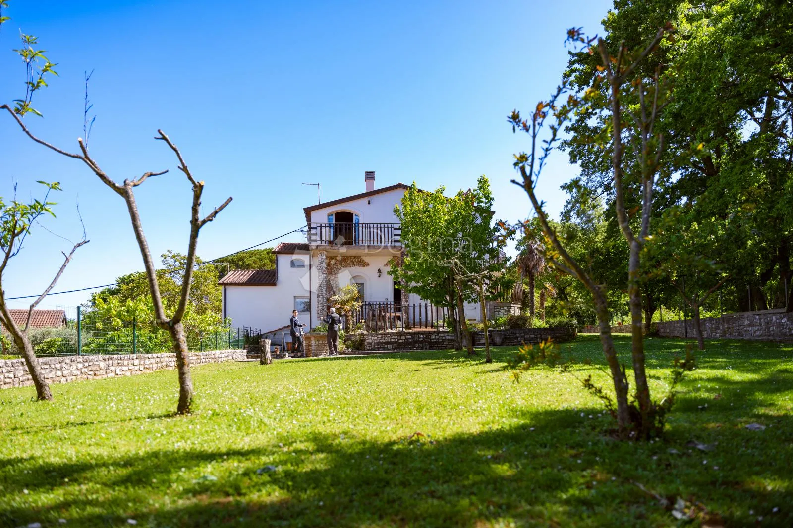 kuća sa 4 apartmana blizu mora - slika 6