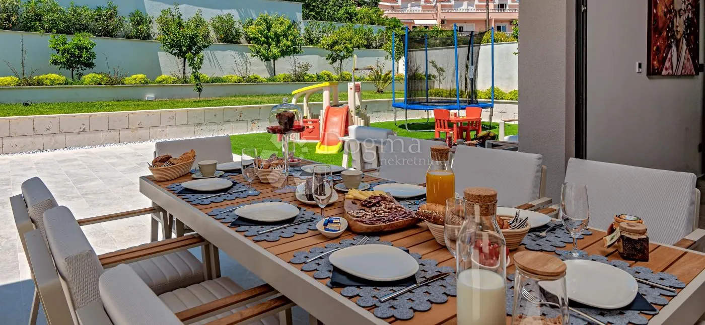 marina kod trogira – luxuzne ville lucy ***** villa cherry - slika 21