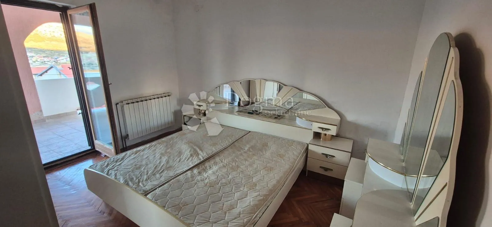 pag, apartman 106,85m2 u blizini gradske plaže - slika 4