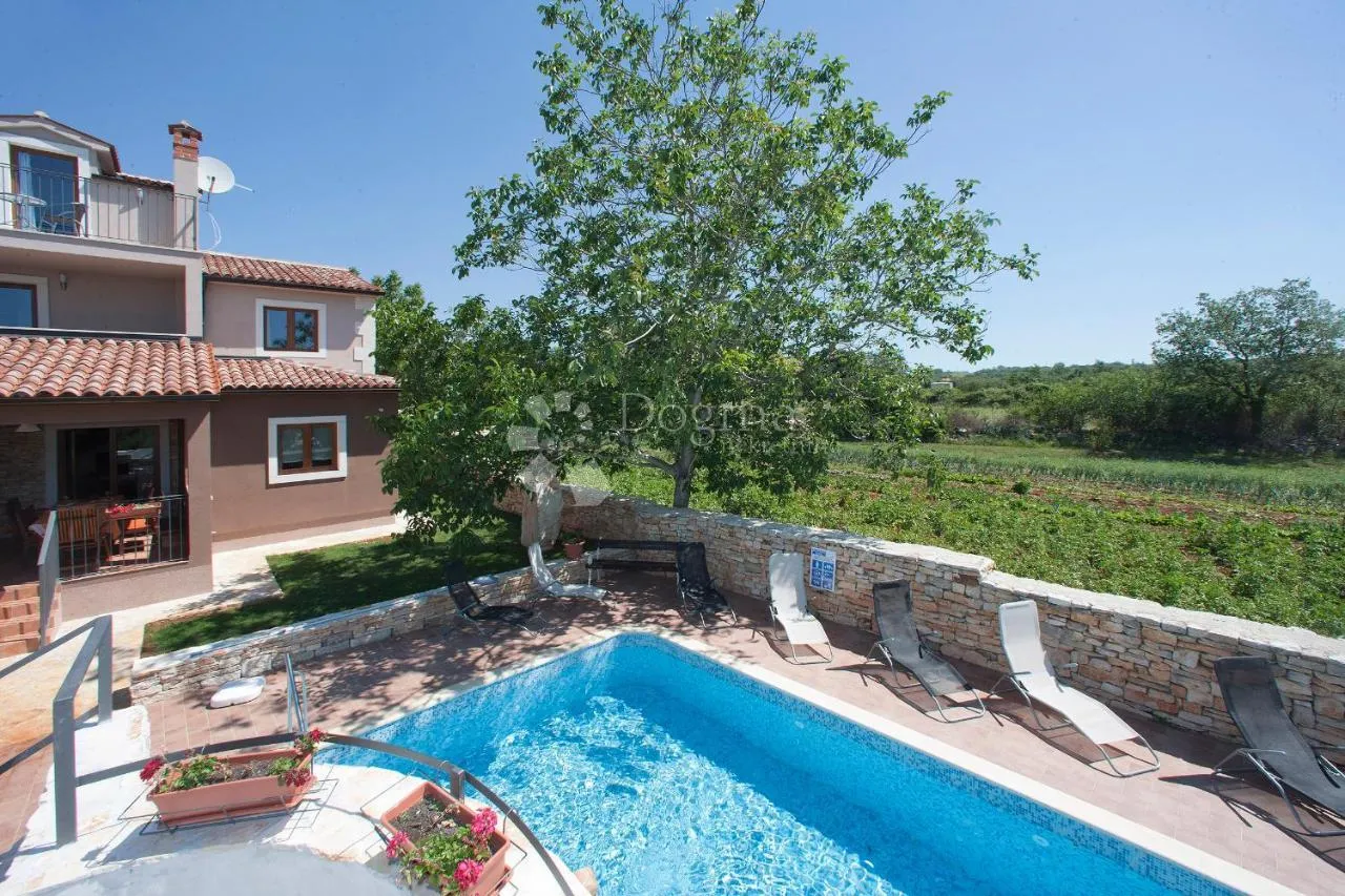 prekrasna vila sa jedinstvenim kažun bazenom - slika 28
