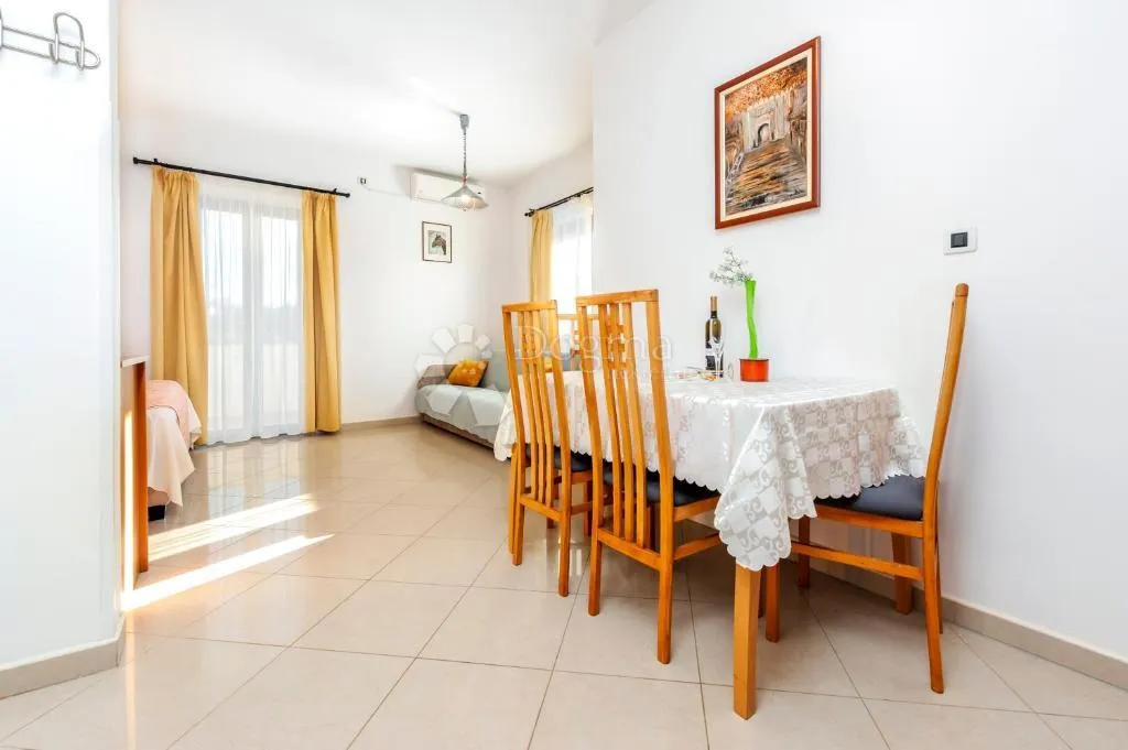 kuća sa apartmanima - slika 41