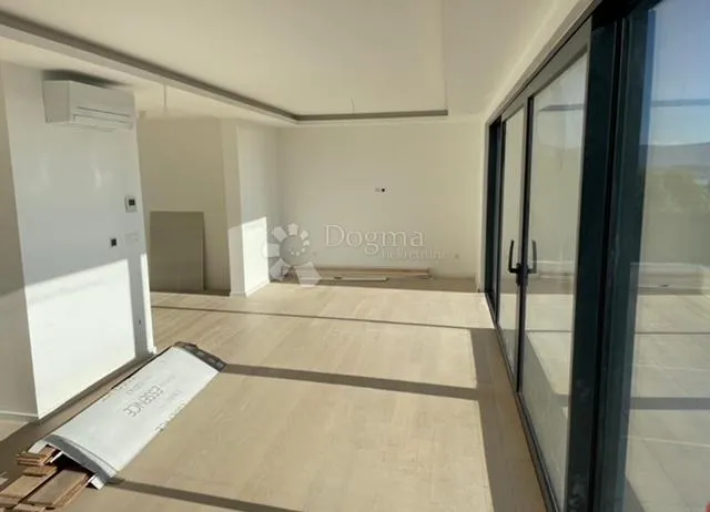 penthouse sa panoramskim pogledom na more - slika 4