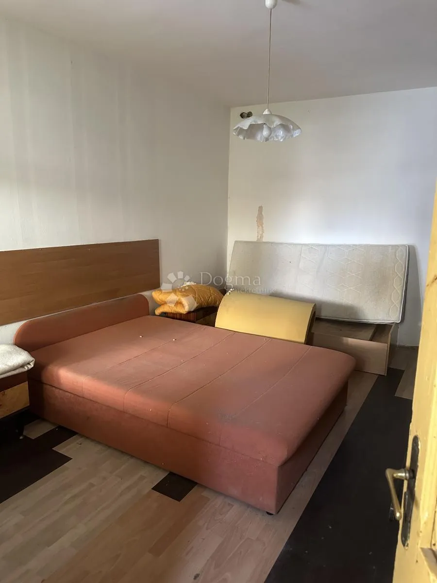 šibenik, stan u centru s poslovnim prostorom, za adaptaciju - slika 5