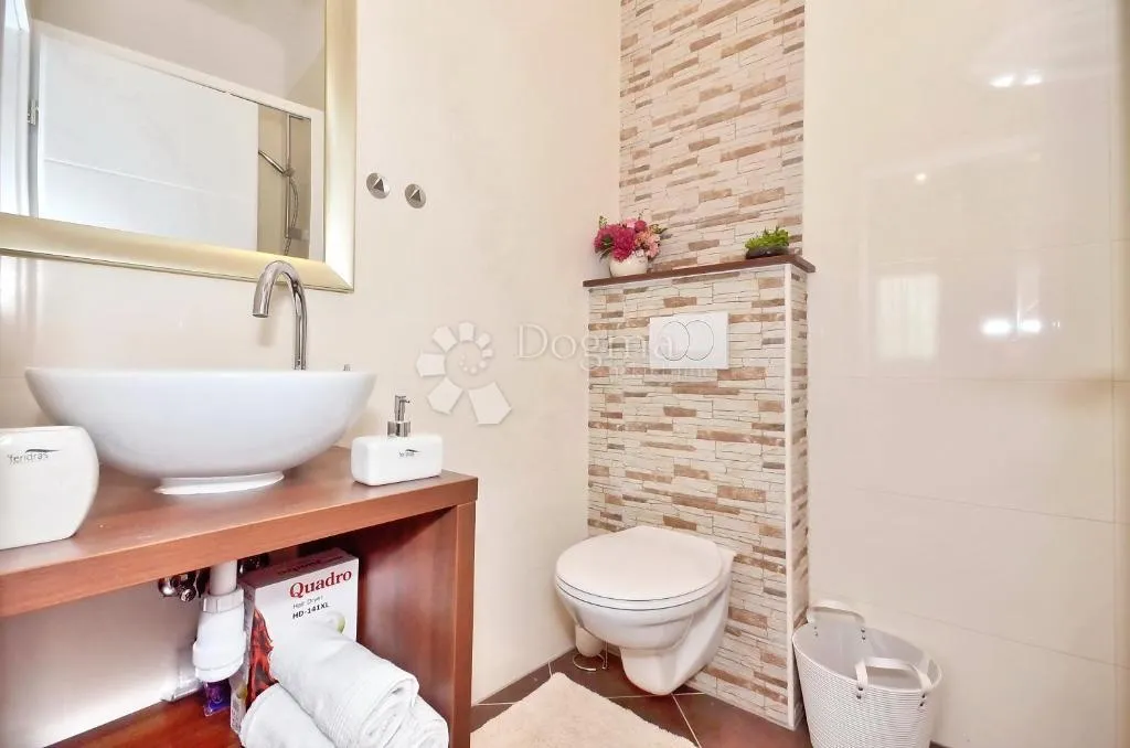 atraktivan stan s dva apartmana iza hnk-a - slika 25