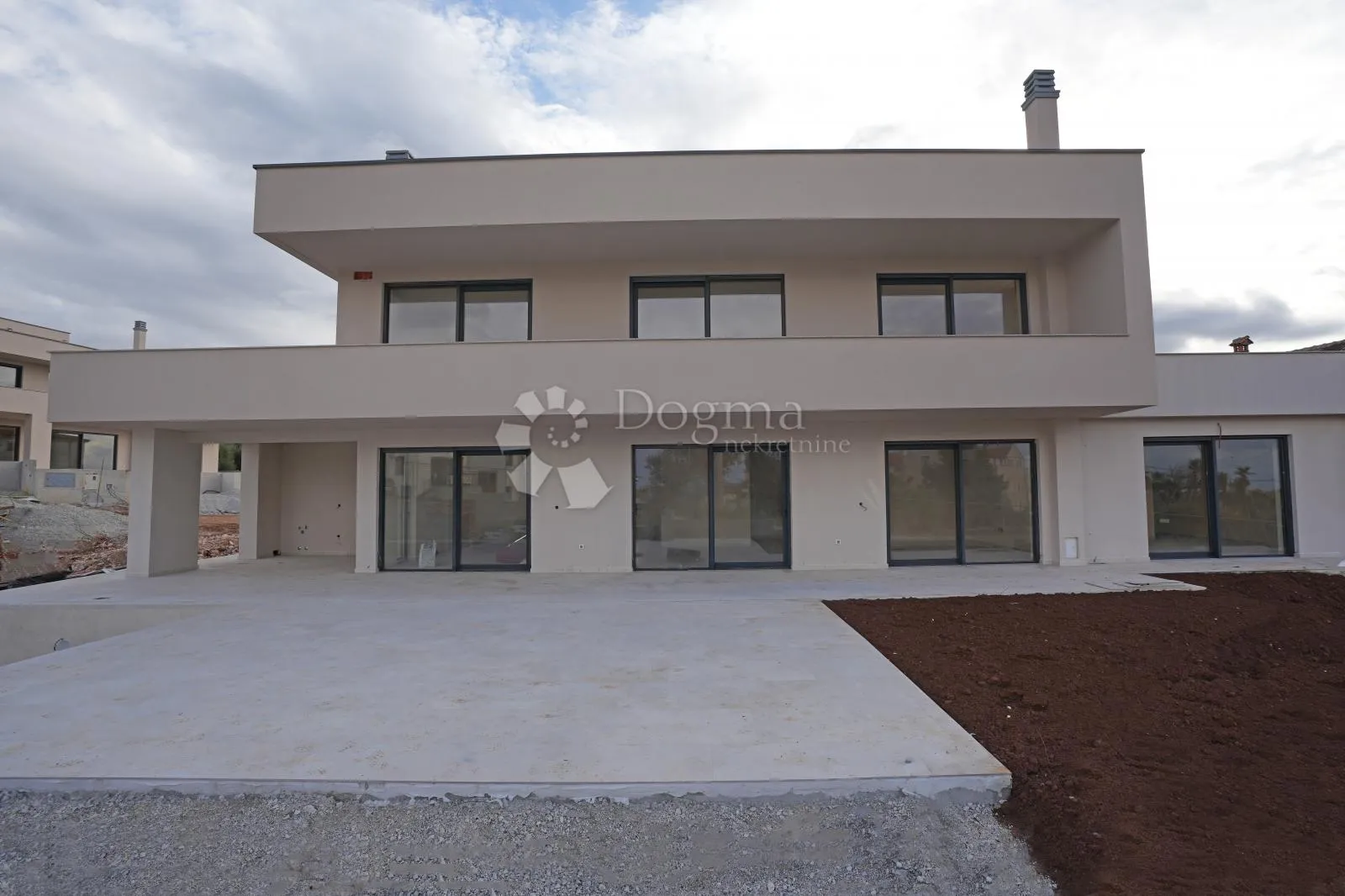 moderna vila s bazenom u naselju nedaleko poreča - slika 3