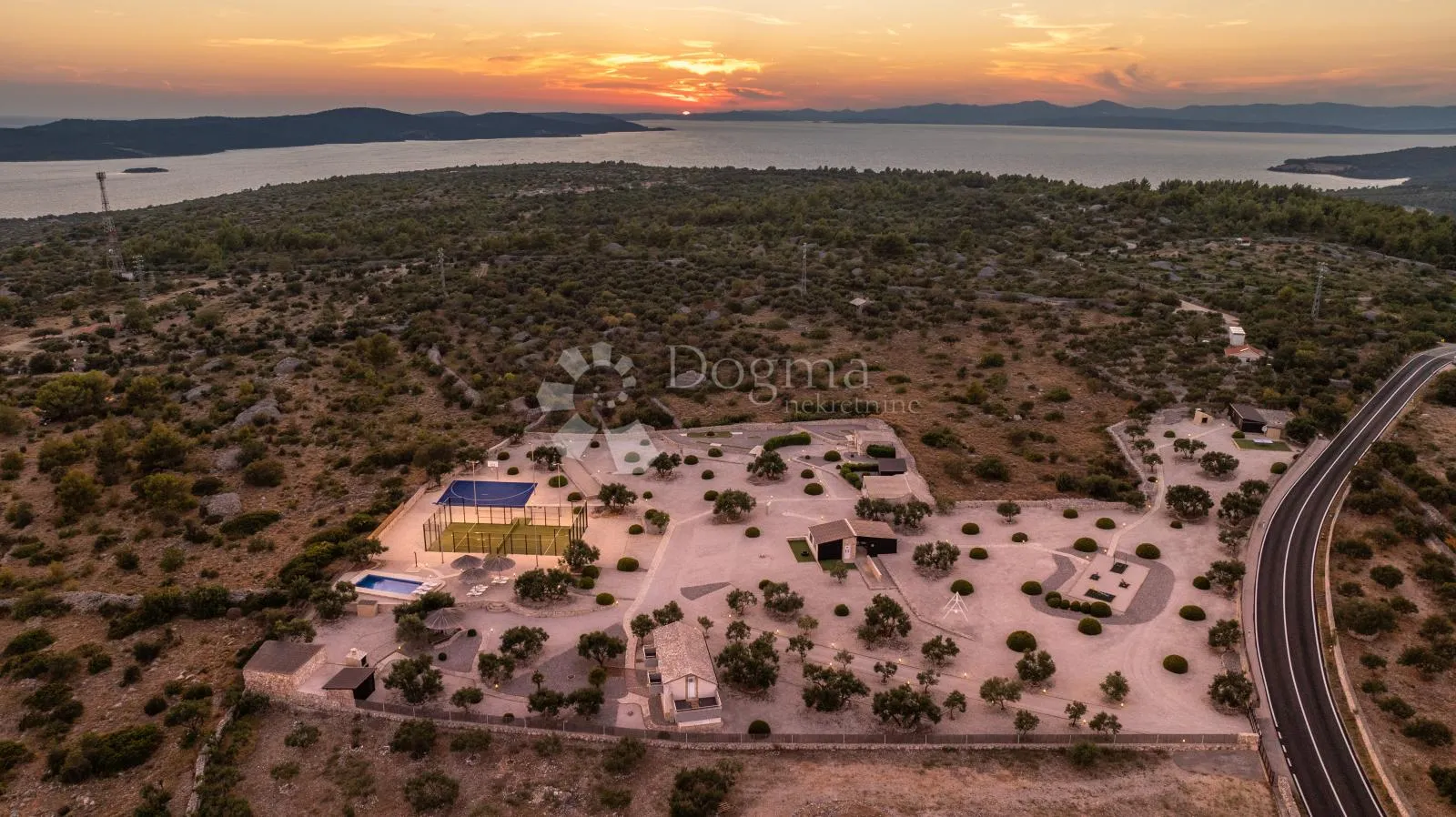 Brač,Milna - Luksuzna vila s bazenom i sportskim sadržajima - Bobovišća, Milna