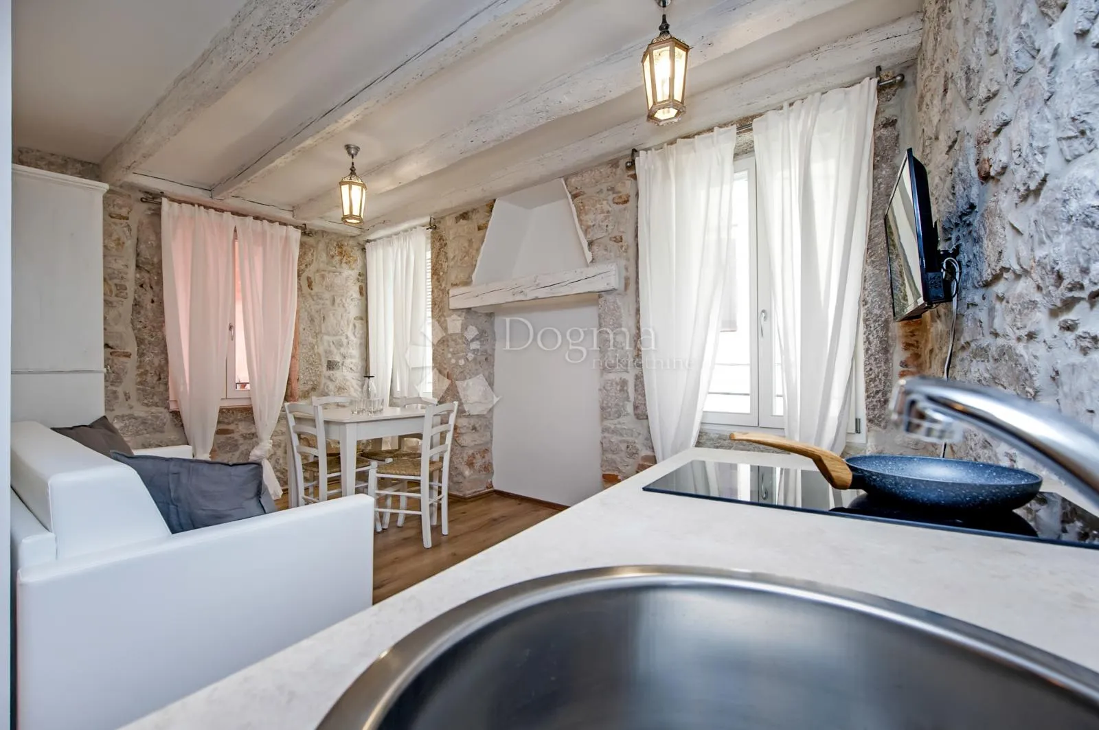 rovinj - sniženo! kuca s 3 apartmana u srcu starog grada - slika 34