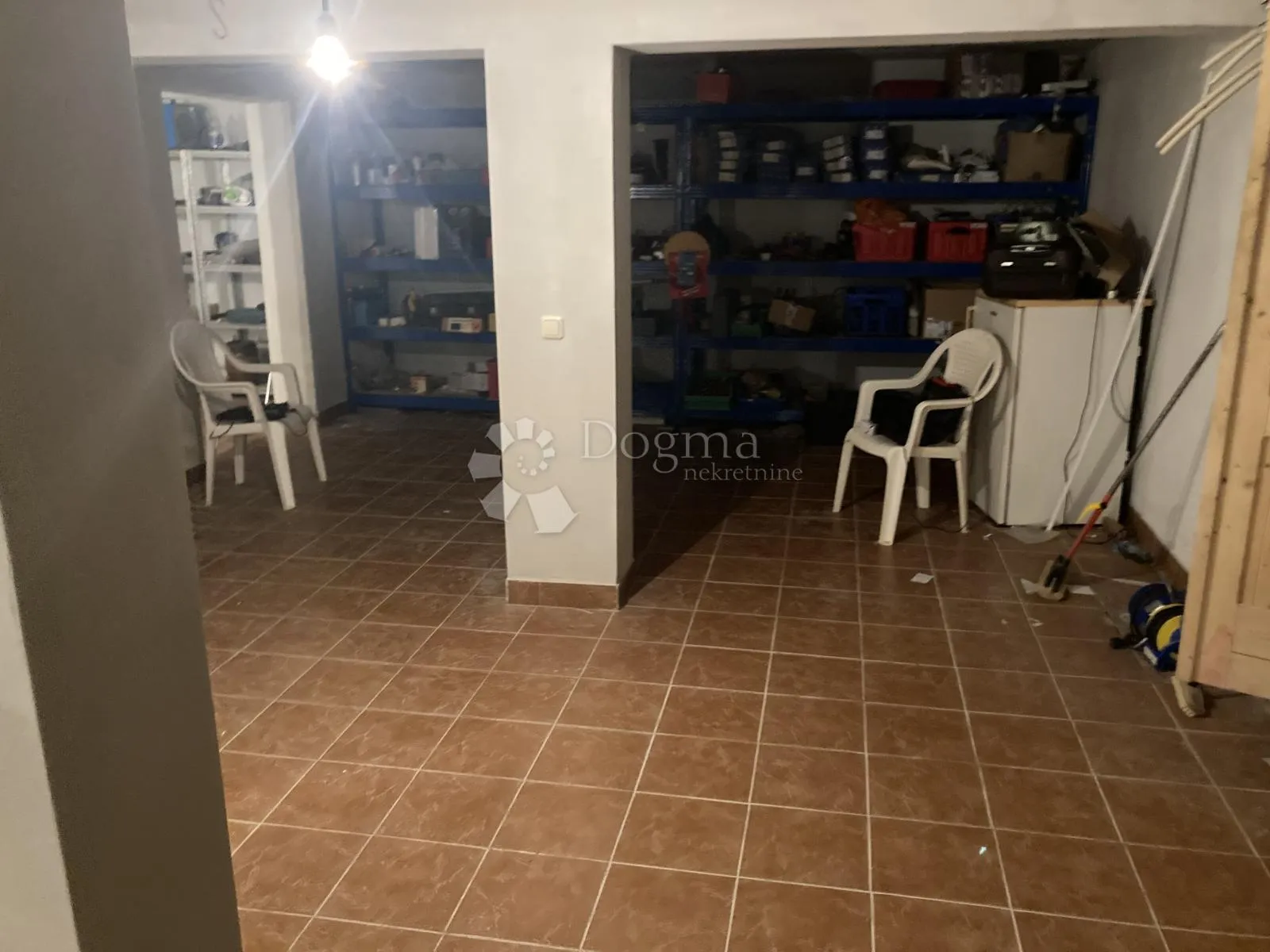 prilika - apartmanska kuća u pirovcu, 1. red do mora - slika 27
