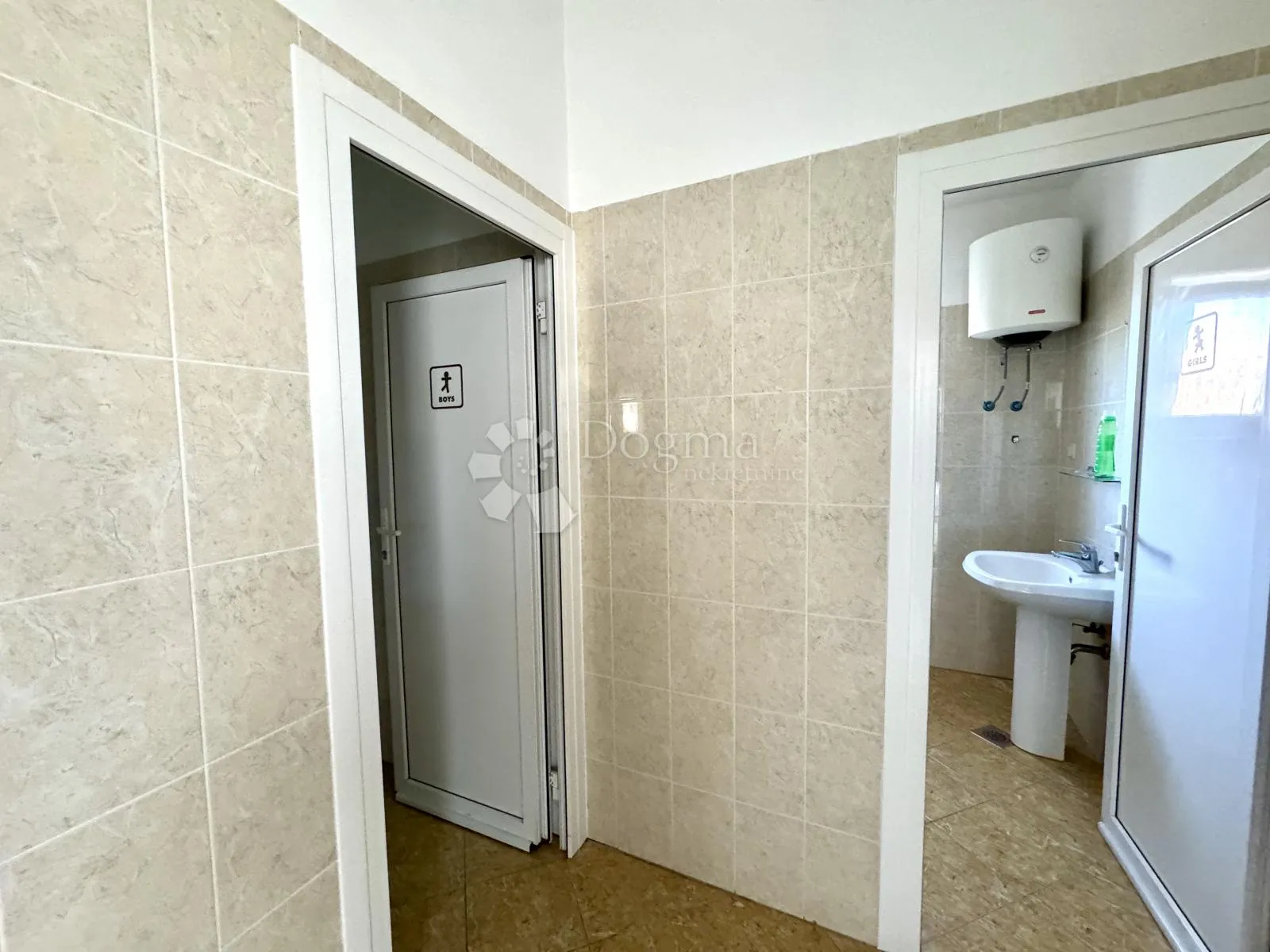 poslovni prostor u centru malinske - slika 7