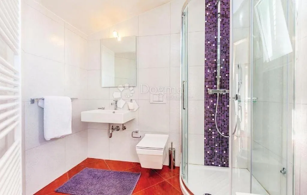 moderni jednosobni apartman u potkrovlju - slika 5