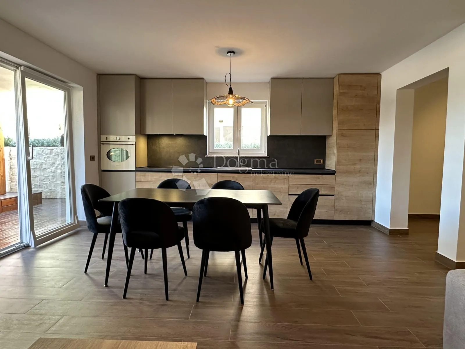 moderan dvosobni stan 15 m od mora - umag - slika 3