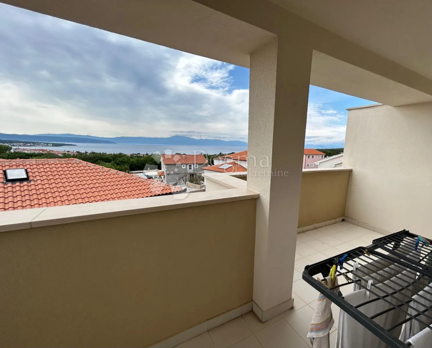 dvoetažni apartman u mirnom okružju - slika 10