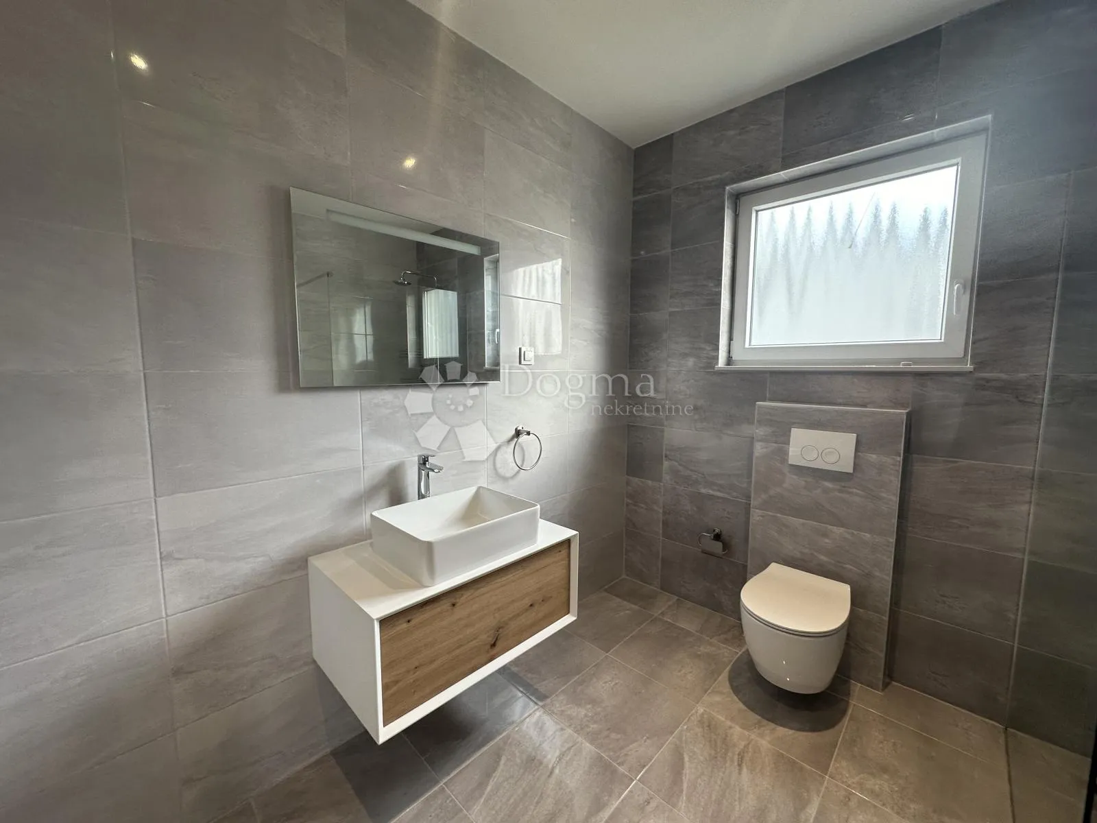apartman crikvenica 80m2 sa pogledom na more - slika 16