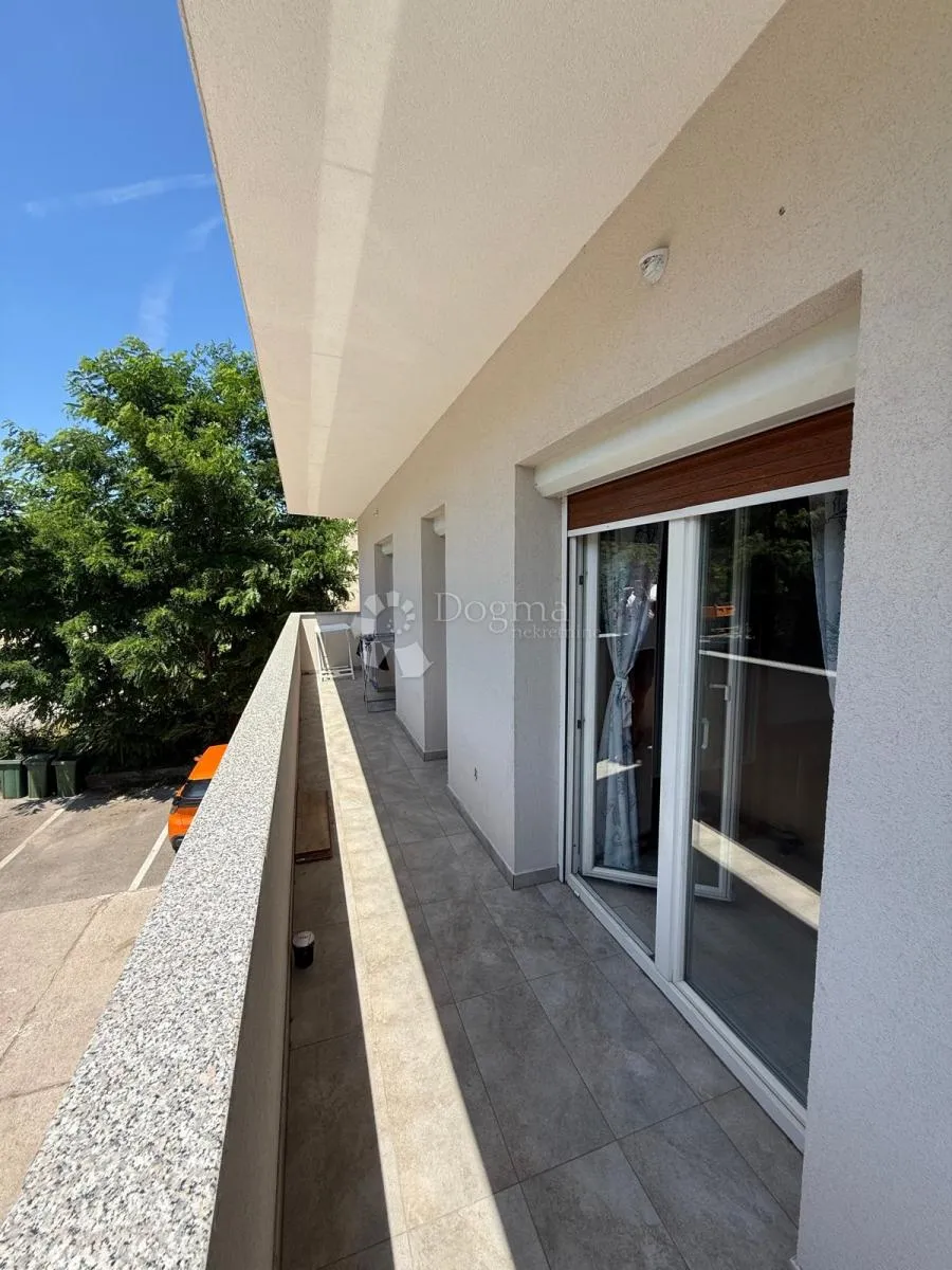 stan u stambenoj zgradi s okućnicom – sinj (115 m² + 361 m² dvorišta)) - slika 10