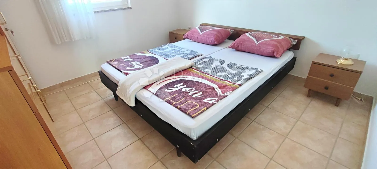 top samostojeća kuća s 3 apartmana (300m od mora), povljana - slika 13