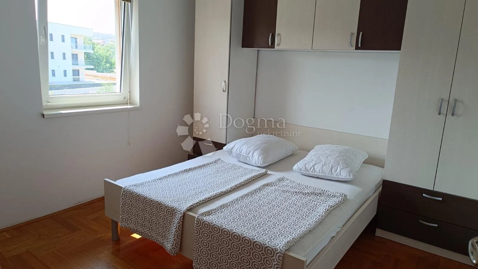 malinska, 61 m2 2s+db, balkon, parking - slika 7