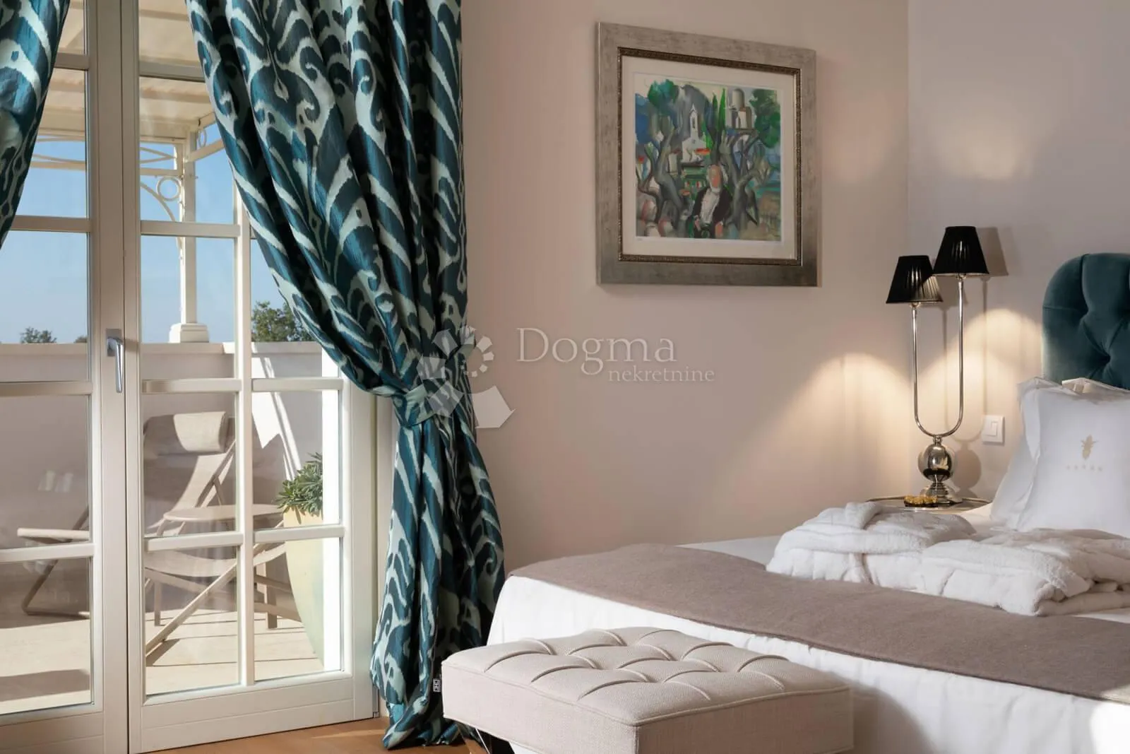 otmjena villa s bazenom, vrtom i krovnom terasom blizu mora - slika 7