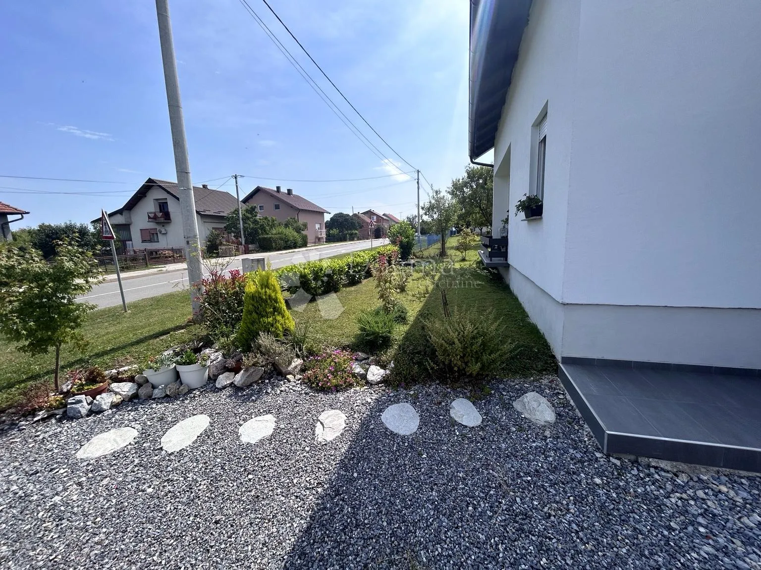 križ, obnovljena kuća bez ulaganja, 2 spavaće sobe, 1.199 m² okućnice - slika 16