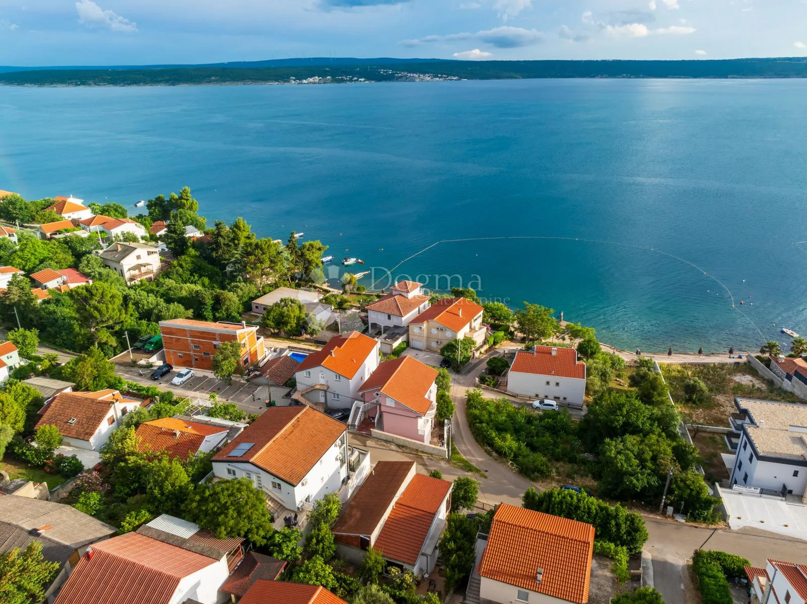 stan s pogledom na more,70 m od plaže - slika 10