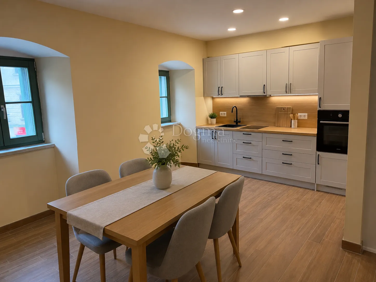 investicija - apartman u srcu opatije - slika 1