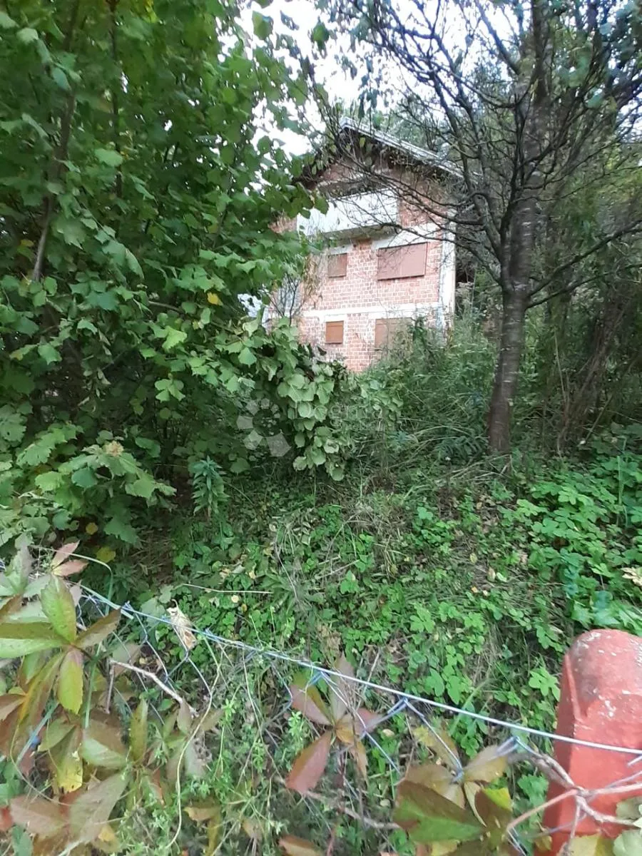 kuća u mirnom okruženju - slika 3