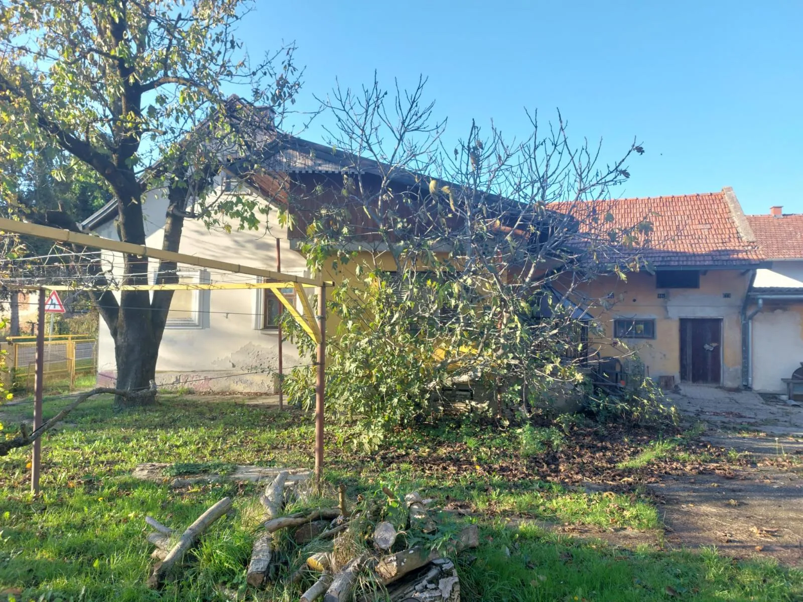 prostrana kuća s velikim dvorištem i zemljištem - sv.ivan žabno - slika 5