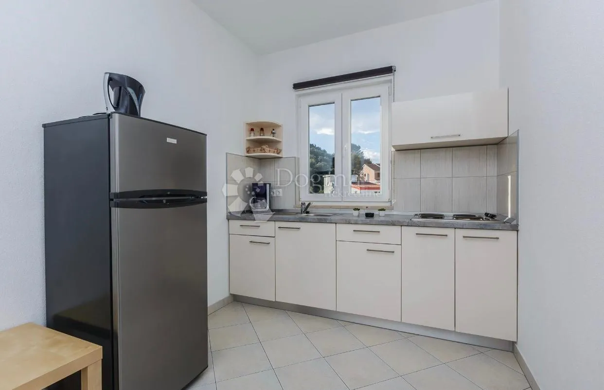 fantastična lokacija, dvojna kuća sa 3 apartmana samo 250 metara do plažena - slika 12
