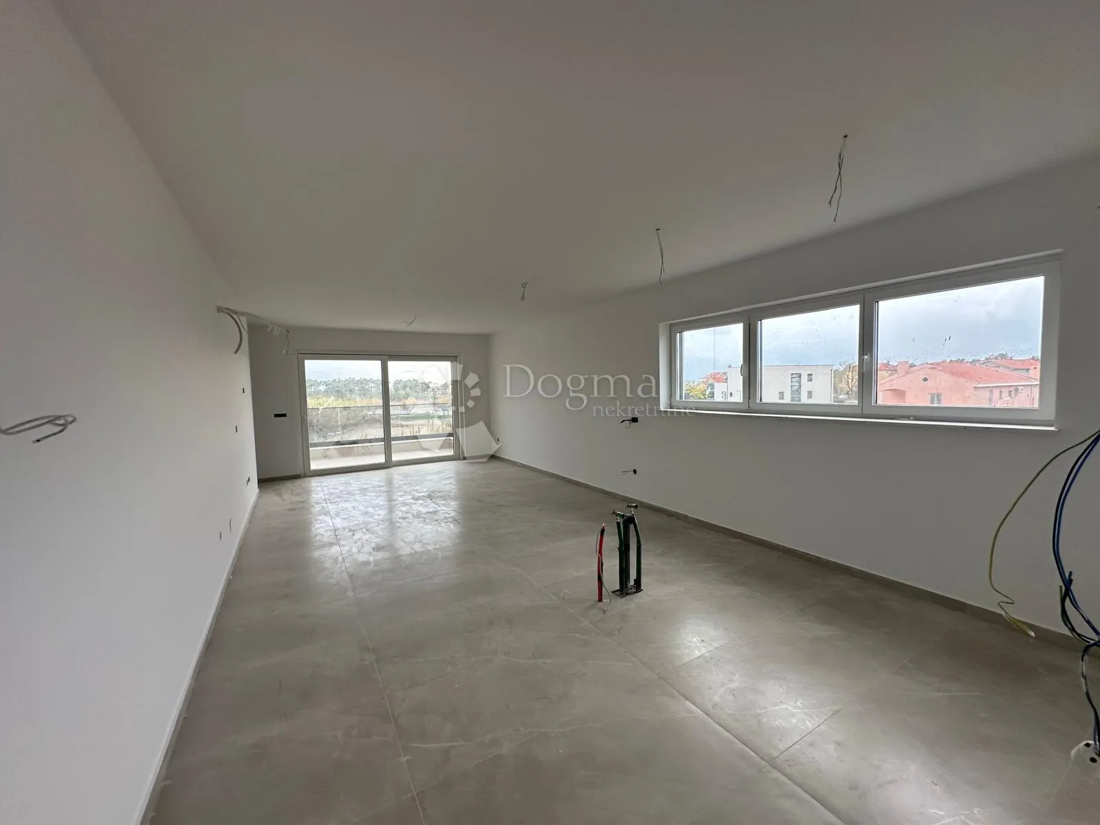 moderna novogradnja 70m od mora - slika 22