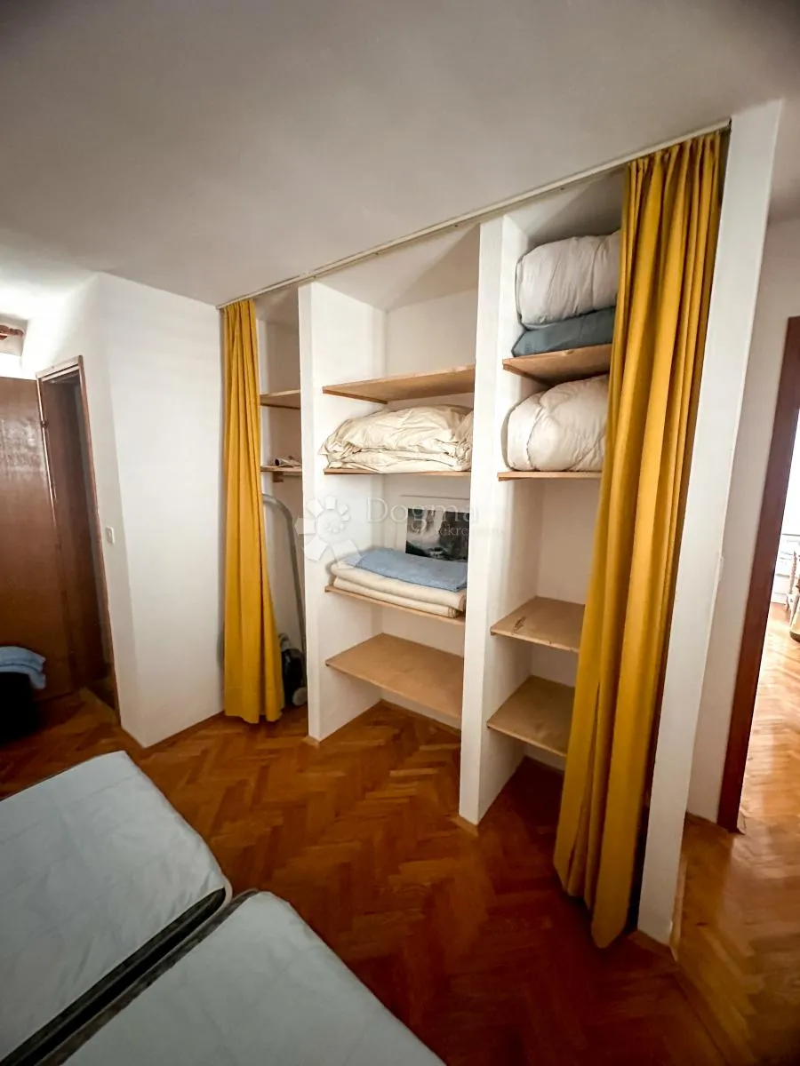 renovirana kamena kuća u srcu primoštena, 150 m2 - slika 12