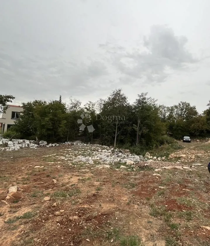 odlično građevinsko zemljište u blizini poreča! - slika 2