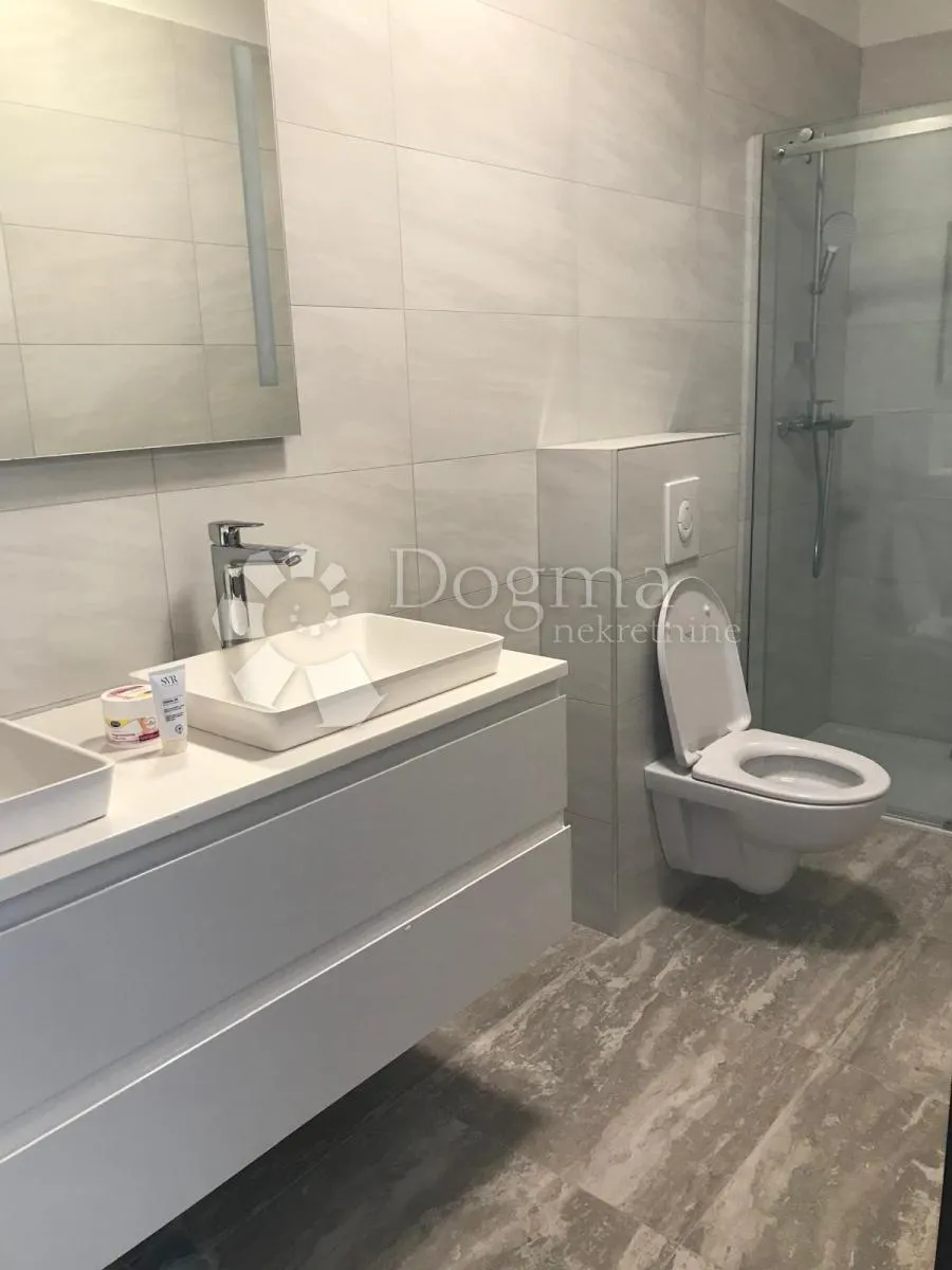 rogoznica- villa s predivnim pogledom i top lokacijom - slika 6