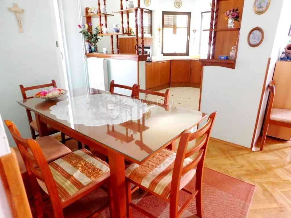 prekrasna kuća u pješčanoj uvali s 4 stana - slika 4