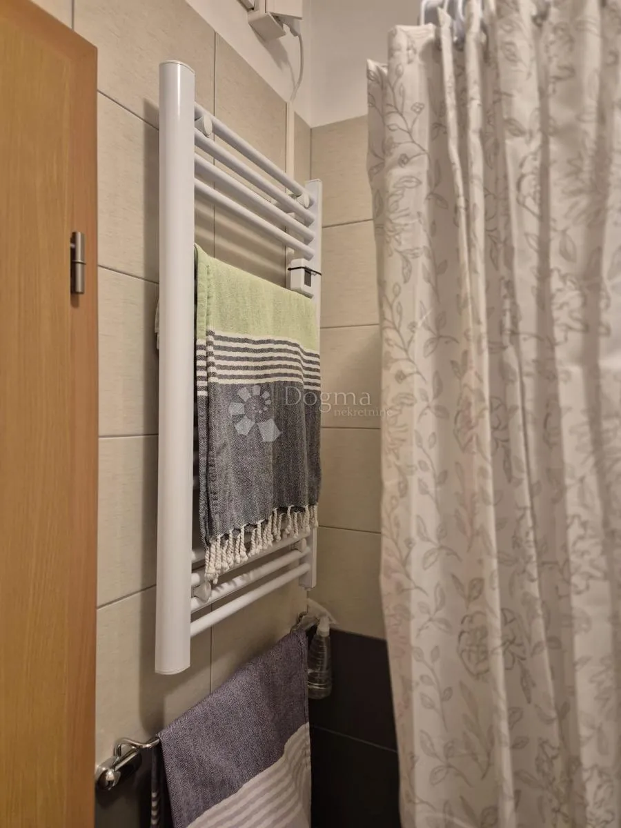stan iz snova s pogledom na more – 200 metara do plaže i potpuno namješten - slika 24