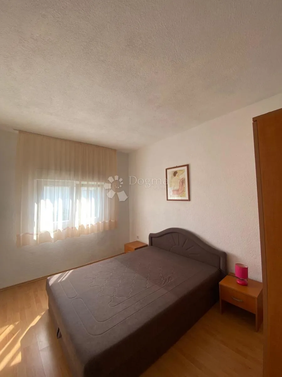 apartmanska kuća uz more slatine – top investicija - slika 6