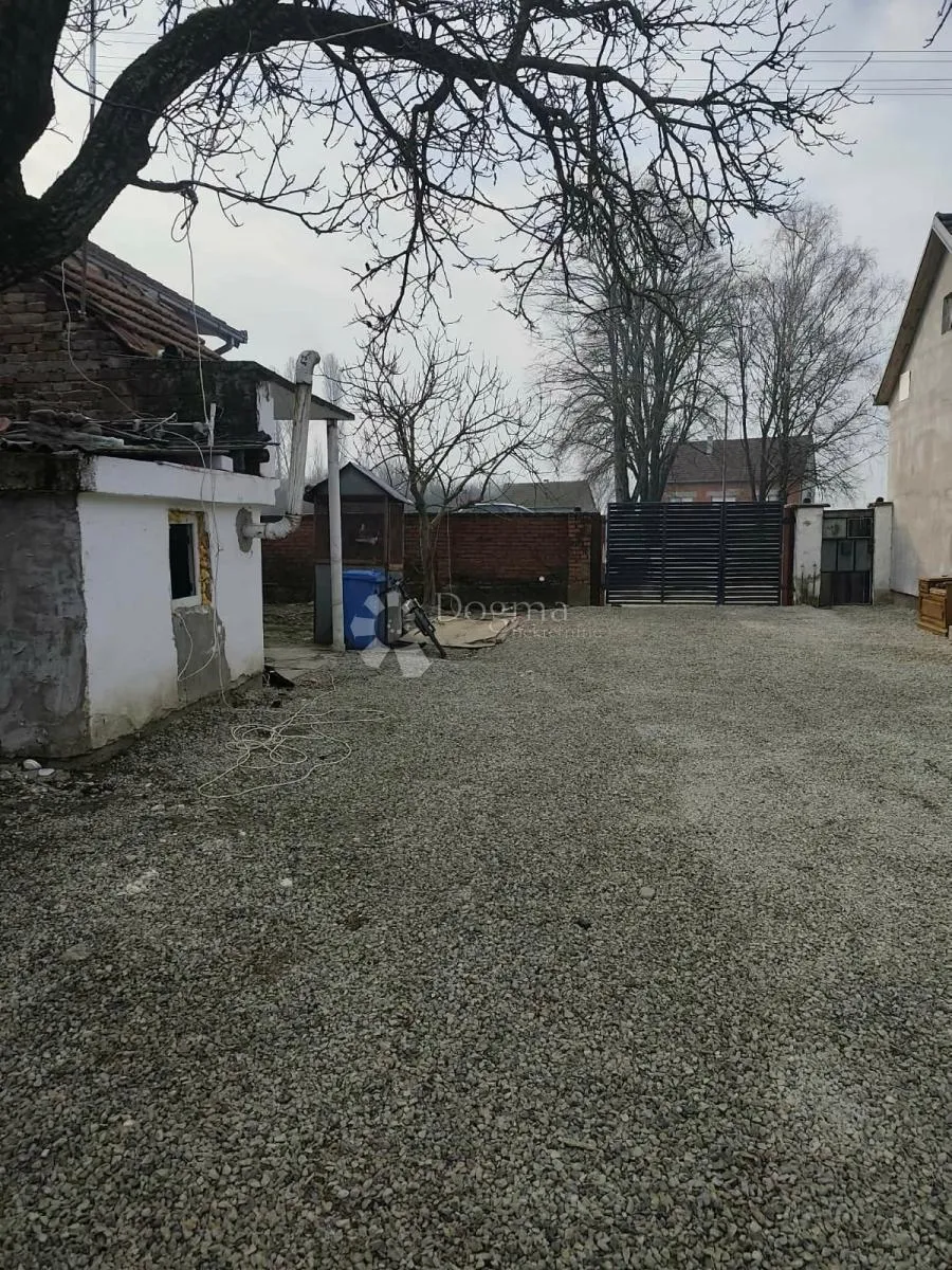 kuća s okućnicom i velikim zemljištem u koški - slika 23