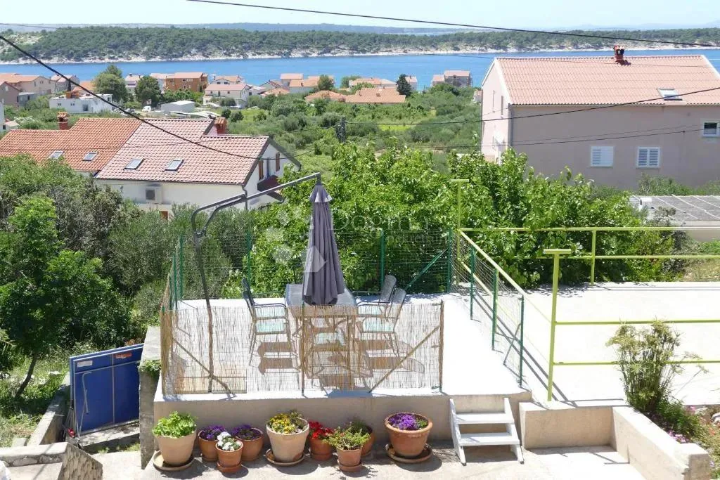 mediteranska kuća u nizu sa pogledom na more! barbat - slika 3