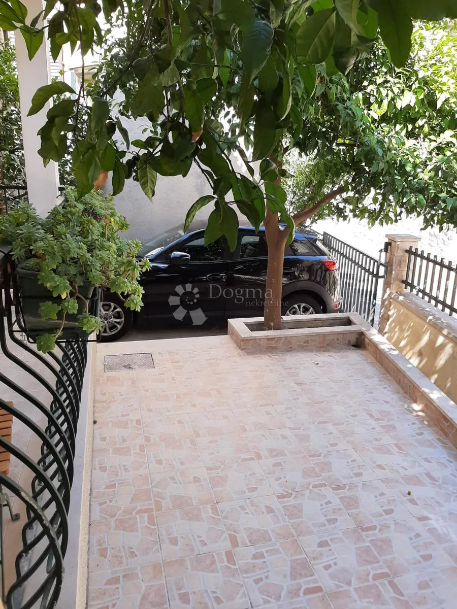 predivna apartmanska kuća podgora - slika 37