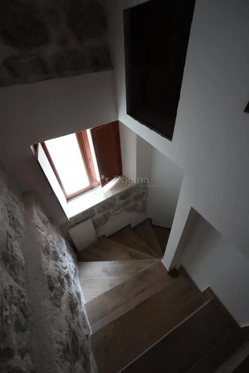 kamena kuća u starom gradu – odlična investicija - slika 15