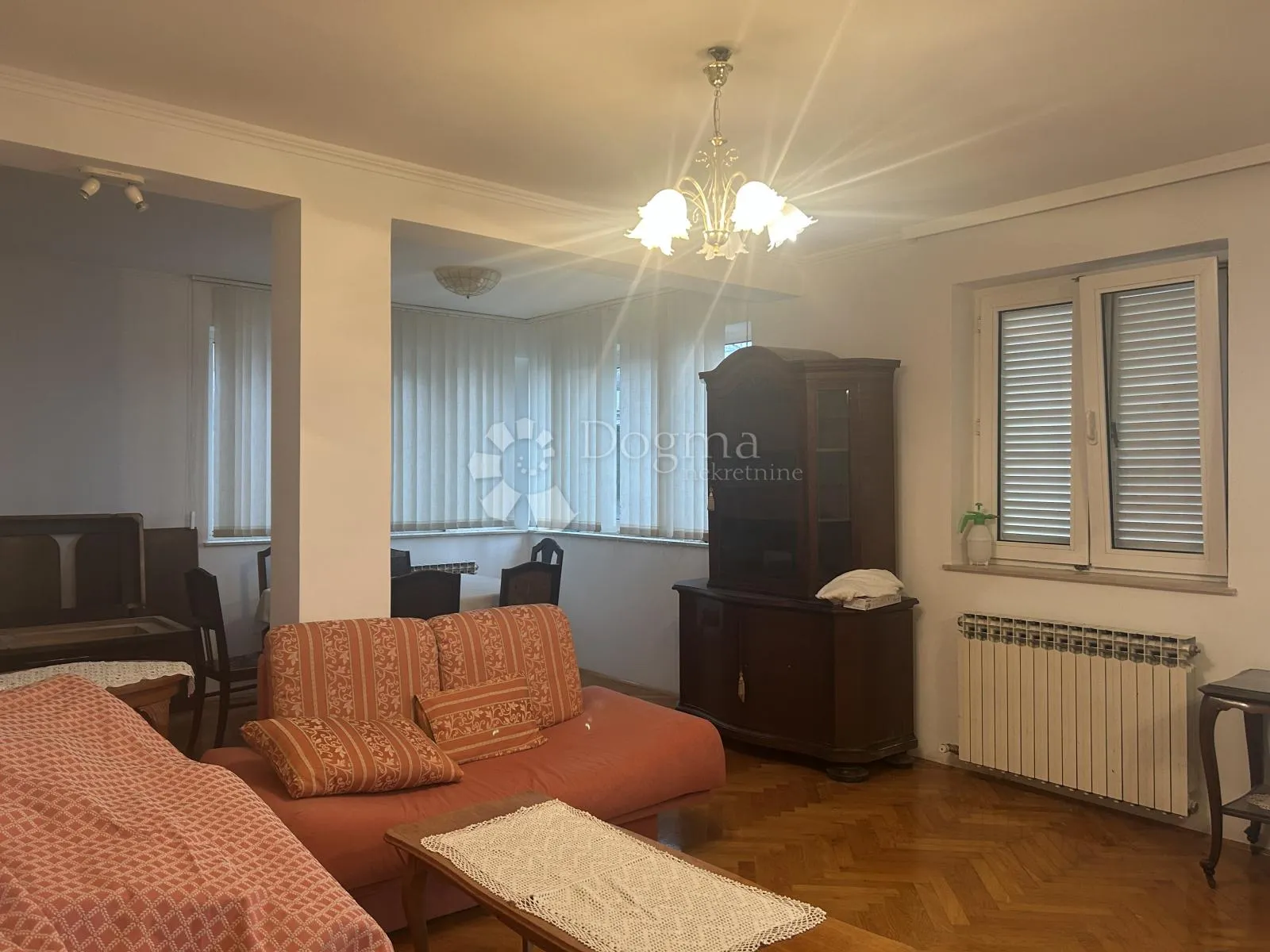 škurinje kuća sa tri stana - slika 7
