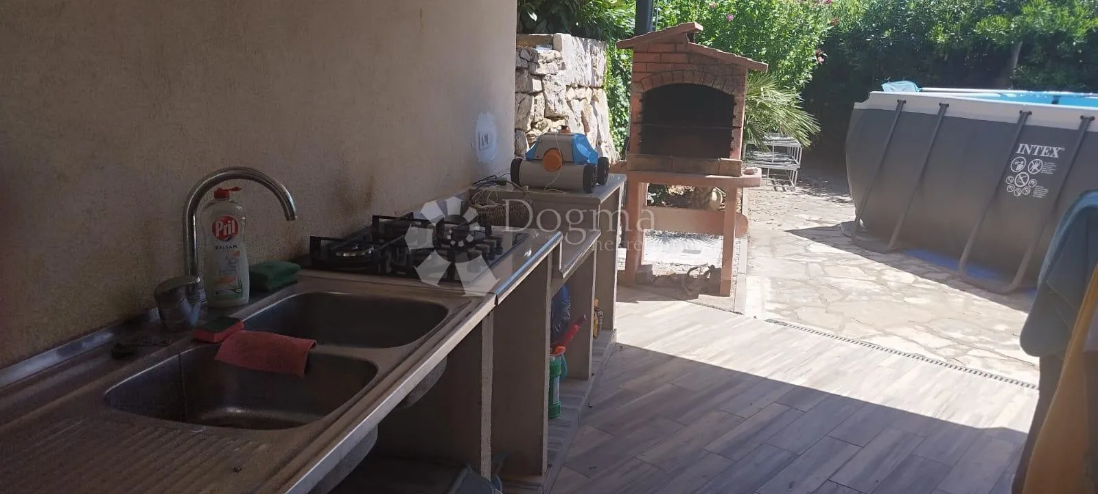 grad krk - apartman s velikom okućnicom - slika 12
