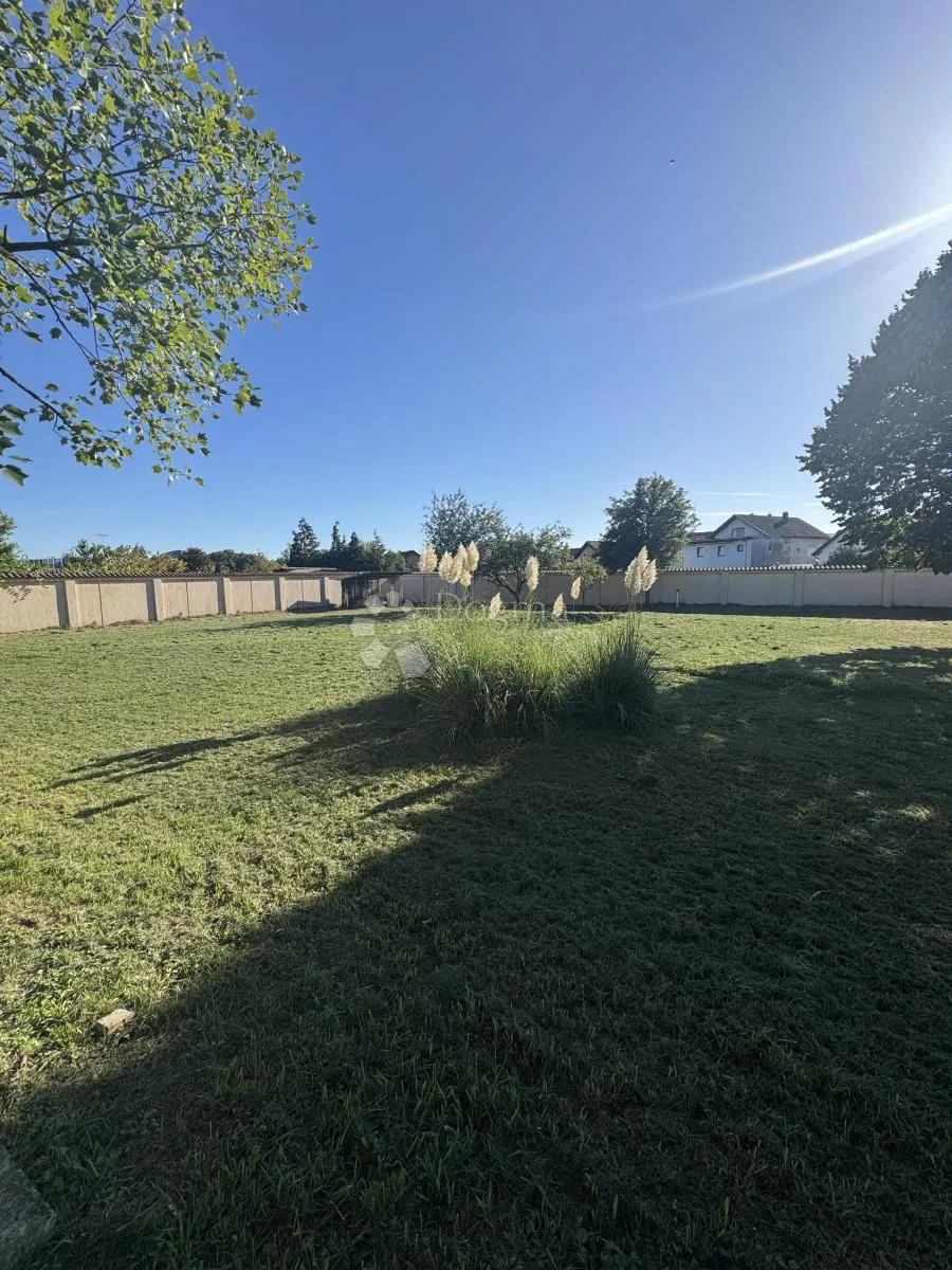 vila 425.99 m2 + 1294 m2 dvorište - prilika - slika 8