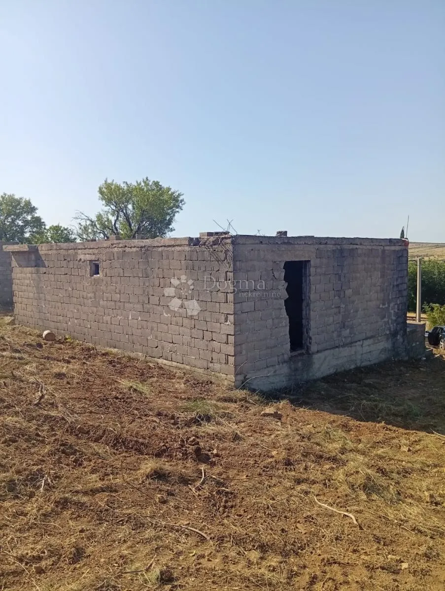 kamena kuća za adaptaciju i zemljište u miru ravnih kotara - slika 4