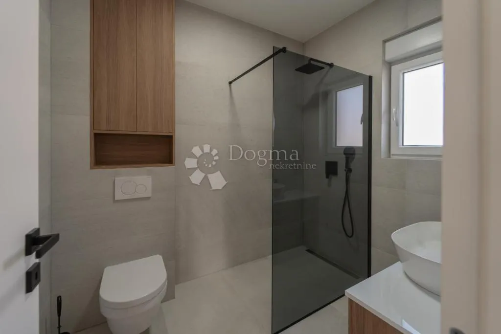 turanj - villa s bazenom, spremna za useljenje - 350m od mora - slika 24