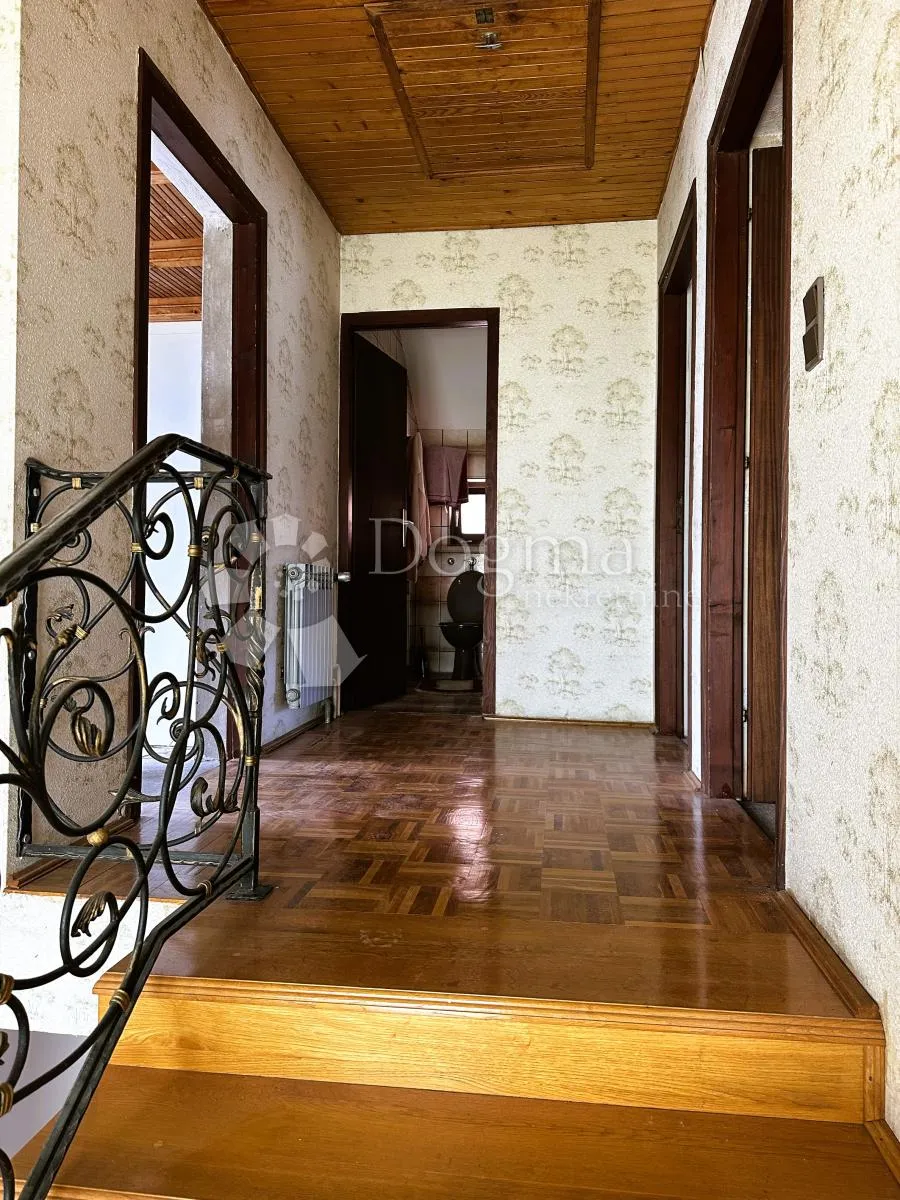 kuća s poslovnim prostorom pogodna za smještaj većeg broja ljudi - slika 18