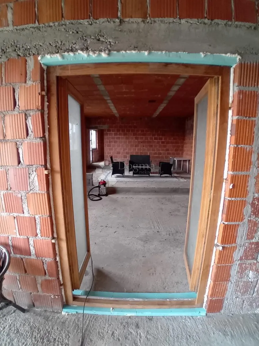 gospodarski objekt na parceli 12.377 m²-poljana križevačka - slika 8